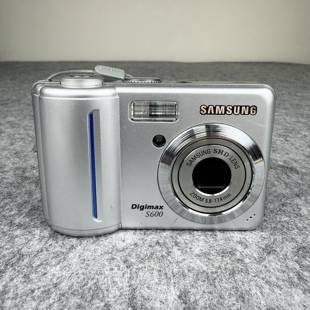 SAMSUNG Digimax S600, 6MP Compact Digital Camera Silver, Tested & Working - Picture 2 of 11